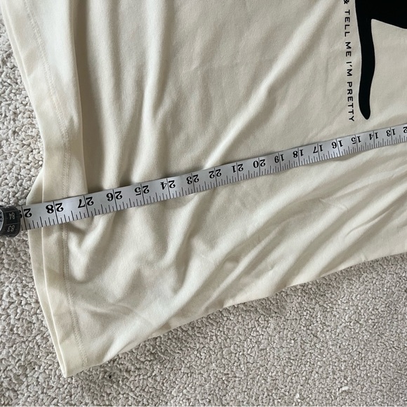 LuLaRoe cat lover Cream Tee with Black Cat Design graphic tee M - Picture 8 of 8